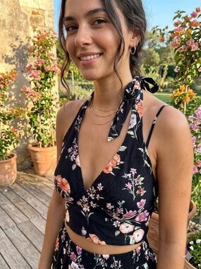 Forever 21 Black Floral Tie-Halter Crop Top